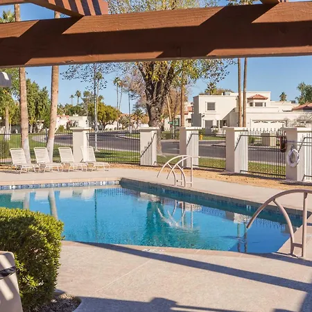 Cozy House Pool Spa Tennis & Pickleball Courts